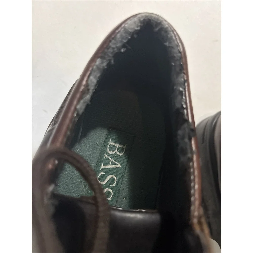 GH Bass Mens Lug Sole Loafer 8M Brown Leather Boat Shoes Worn Peeling